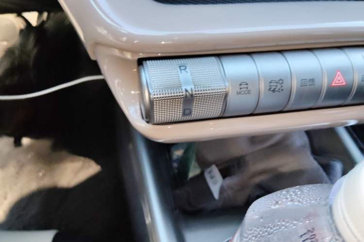 Used BYD Dolphin 2023 420 km Fashion Edition Gear Lever