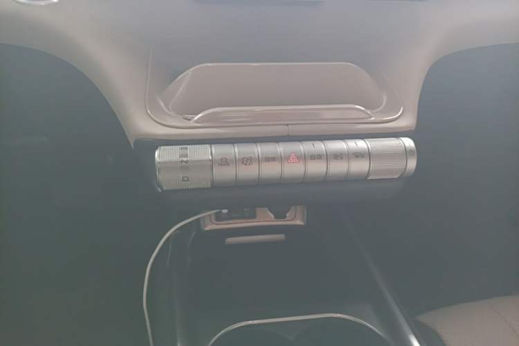 Used BYD Dolphin 2023 420 km Fashion Edition Gear Lever