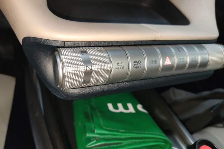 Used BYD Dolphin 2023 420 km Fashion Edition Gear Lever
