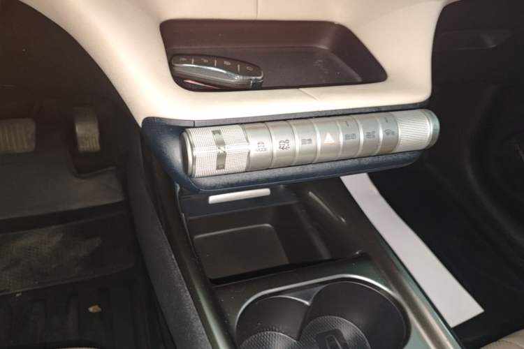 Used BYD Dolphin 2023 420 km Fashion Edition Gear Lever