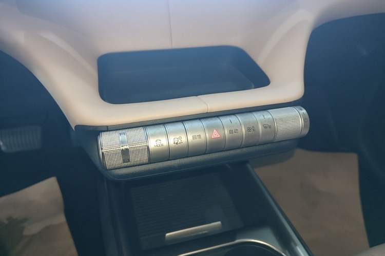 Used BYD Dolphin 2023 420 km Fashion Edition Gear Lever