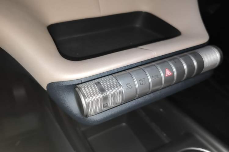 Used BYD Dolphin 2023 420 km Free Version Gear Lever