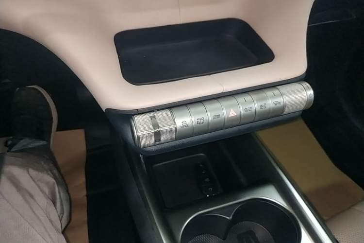 Used BYD Dolphin 2023 420 km Fashion Edition Gear Lever