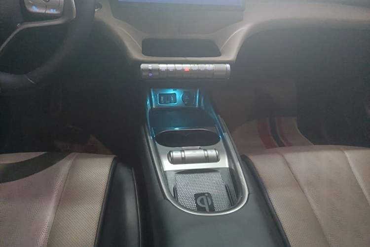 Used BYD Dolphin 2023 420 km Fashion Edition Gear Lever