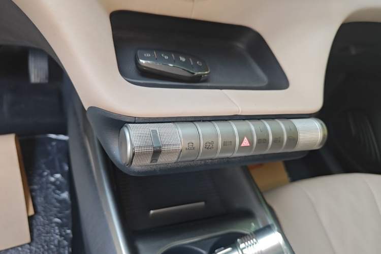 Used BYD Dolphin 2023 420 km Fashion Edition Gear Lever