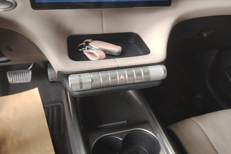 Used BYD Dolphin 2023 420 km Fashion Edition Gear Lever