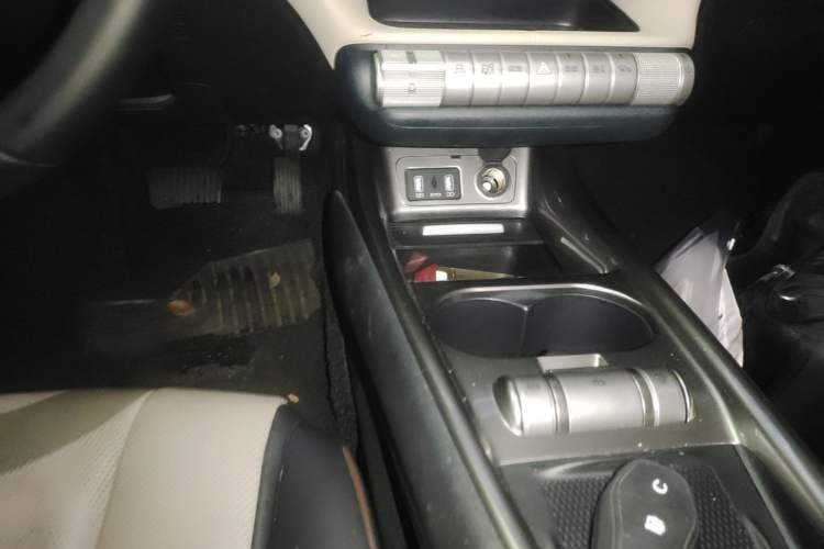 Used BYD Dolphin 2023 420 km Fashion Edition Gear Lever