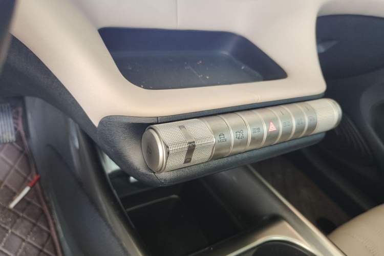 Used BYD Dolphin 2023 420 km Fashion Edition Gear Lever