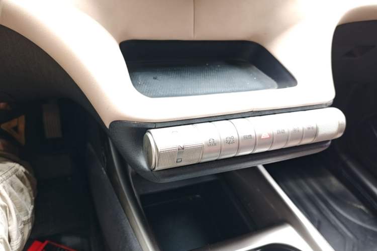 Used BYD Dolphin 2023 420 km Free Version Gear Lever