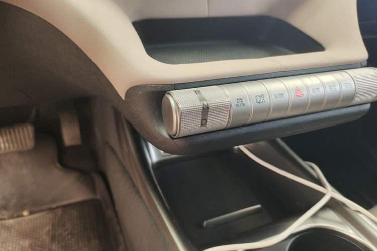 Used BYD Dolphin 2023 420 km Free Version Gear Lever