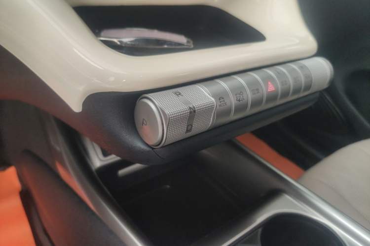 Used BYD Dolphin 2023 420 km Fashion Edition Gear Lever