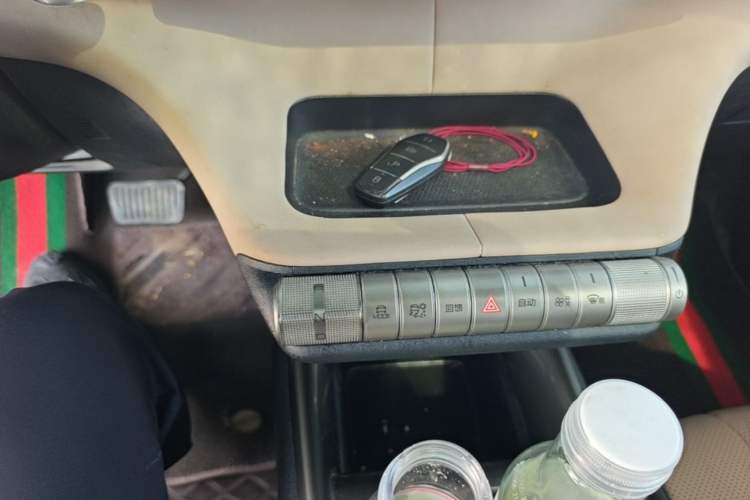 Used BYD Dolphin 2023 420 km Fashion Edition Gear Lever