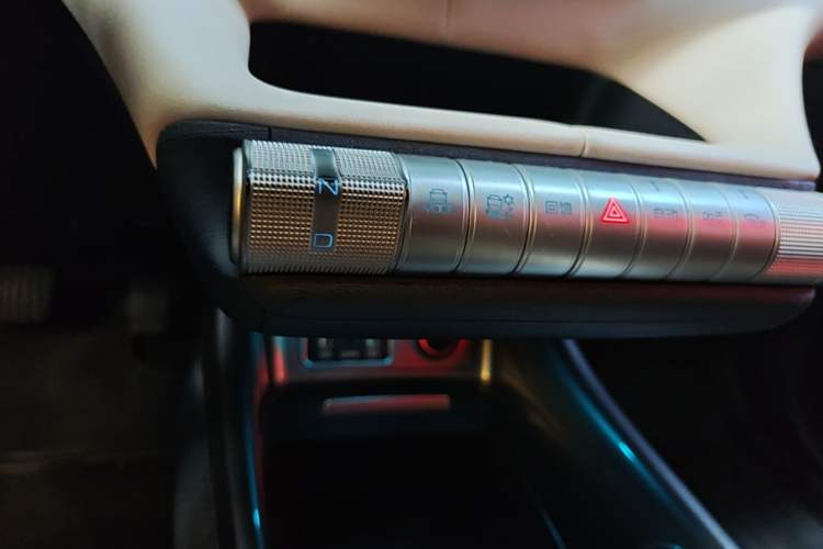 Used BYD Dolphin 2023 420 km Fashion Edition Gear Lever