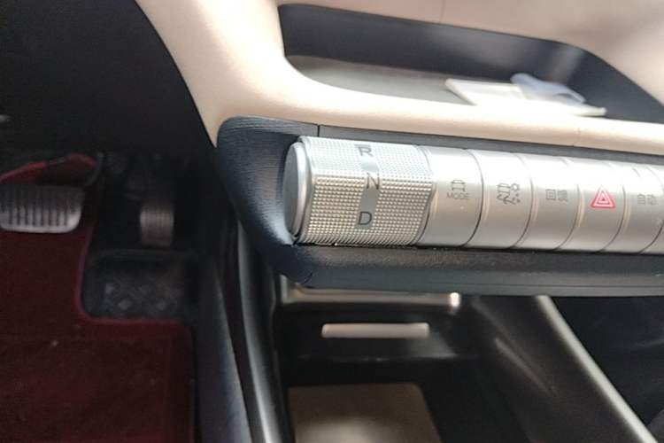 Used BYD Dolphin 2023 420 km Fashion Edition Gear Lever