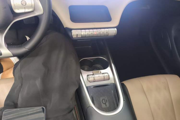 Used BYD Dolphin 2023 420 km Fashion Edition Gear Lever