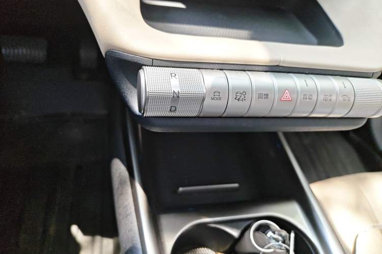 Used BYD Dolphin 2023 420 km Fashion Edition Gear Lever