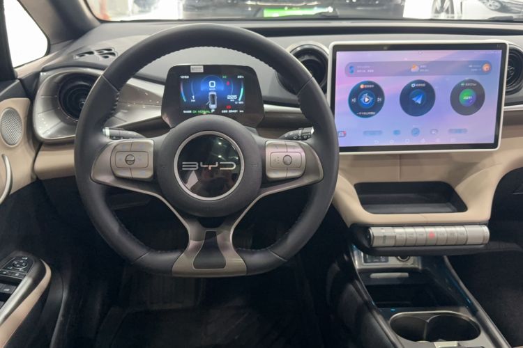 Used BYD Dolphin 2023 420 km Fashion Edition Interior 1