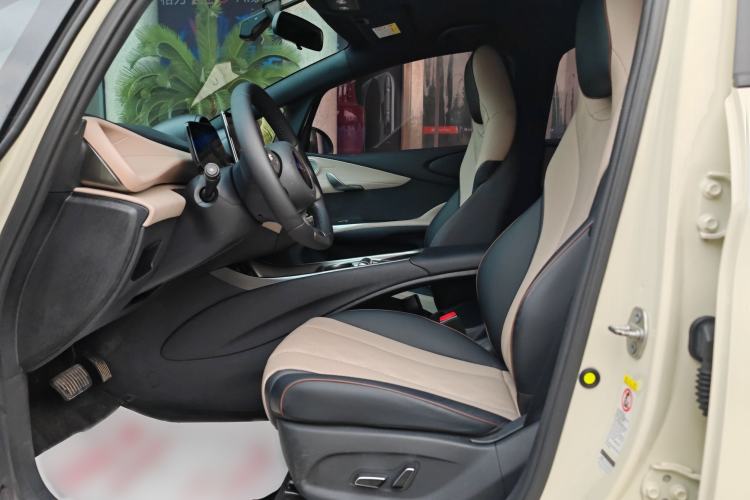 Used BYD Dolphin 2023 420 km Free Version Interior 1