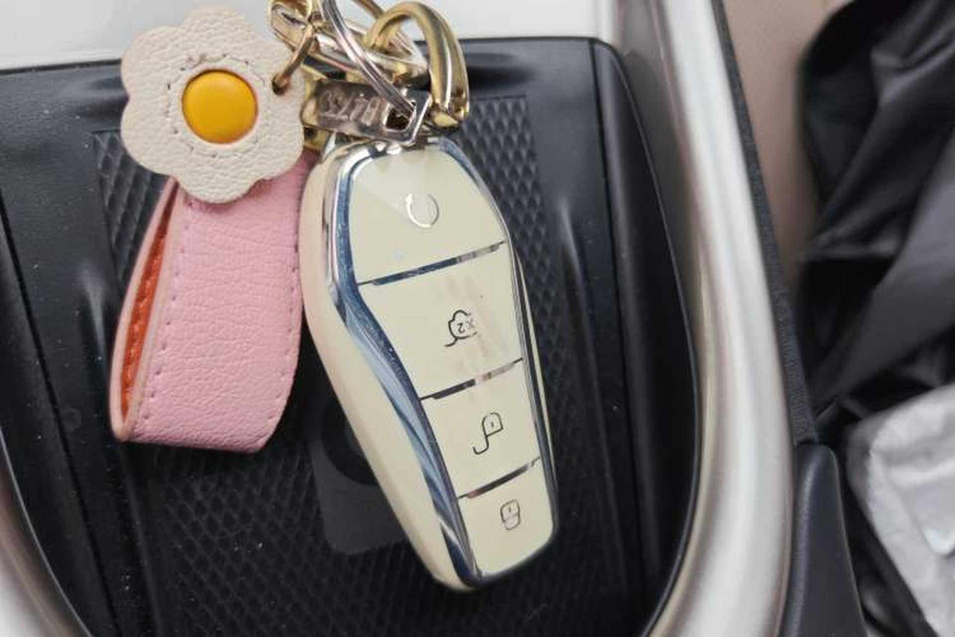 Used BYD Dolphin 2023 420 km Fashion Edition Interior 1