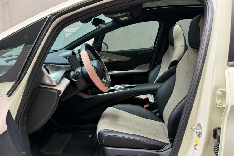 Used BYD Dolphin 2023 420 km Fashion Edition Interior 1