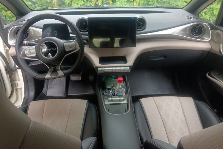 Used BYD Dolphin 2023 420 km Fashion Edition Interior 2