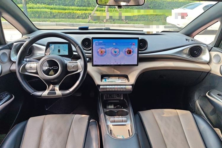 Used BYD Dolphin 2023 420 km Fashion Edition Interior 2