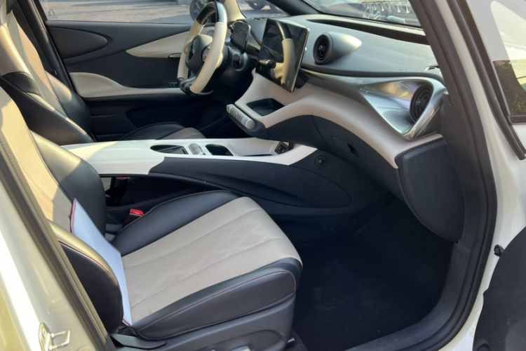 Used BYD Dolphin 2023 420 km Fashion Edition Interior 2