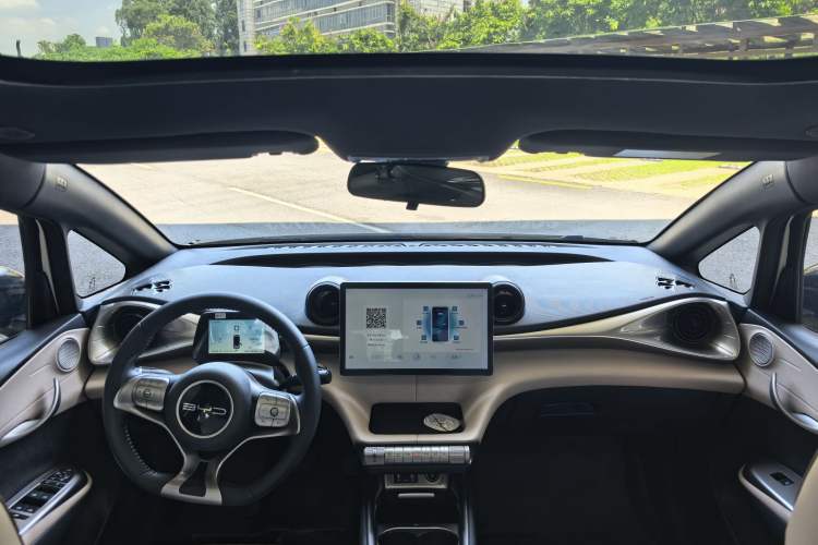 Used BYD Dolphin 2023 420 km Fashion Edition Interior 2