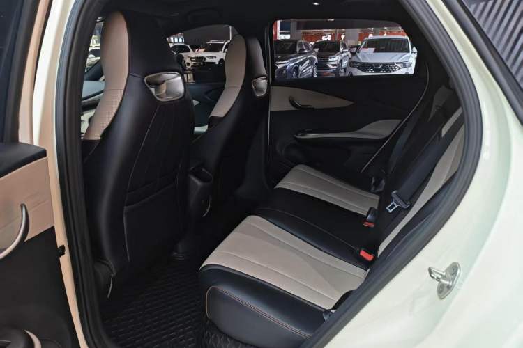 Used BYD Dolphin 2023 420 km Fashion Edition Interior 2