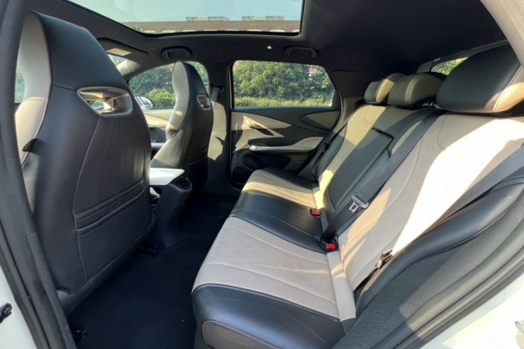 Used BYD Dolphin 2023 420 km Fashion Edition Interior 4