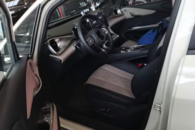 Used BYD Dolphin 2023 420 km Fashion Edition Left Front Seat