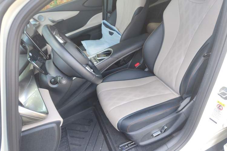 Used BYD Dolphin 2023 420 km Fashion Edition Left Front Seat