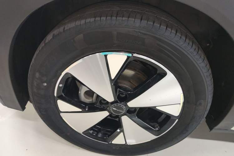 Used BYD Dolphin 2023 420 km Fashion Edition Left Front Wheel Hub