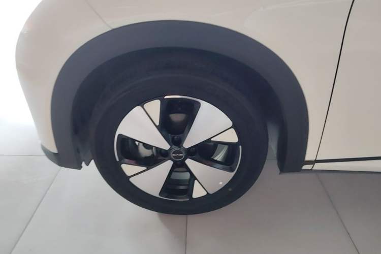Used BYD Dolphin 2023 420 km Free Version Left Front Wheel Hub