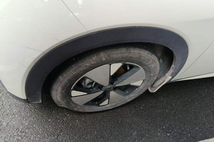 Used BYD Dolphin 2023 420 km Fashion Edition Left Front Wheel Hub