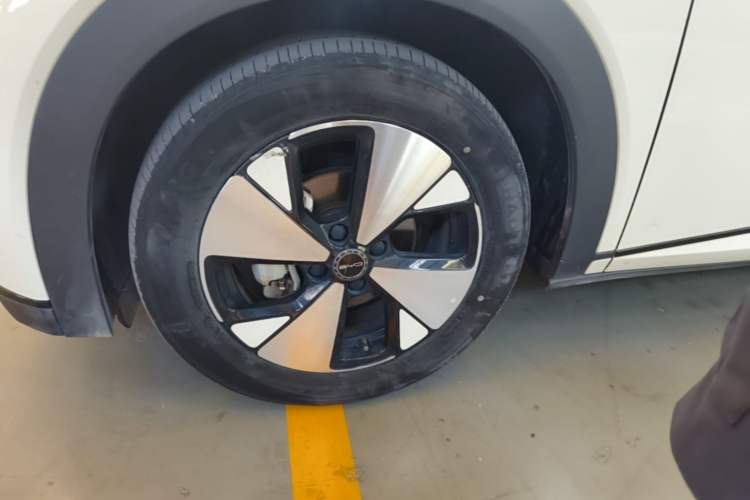 Used BYD Dolphin 2023 420 km Fashion Edition Left Front Wheel Hub