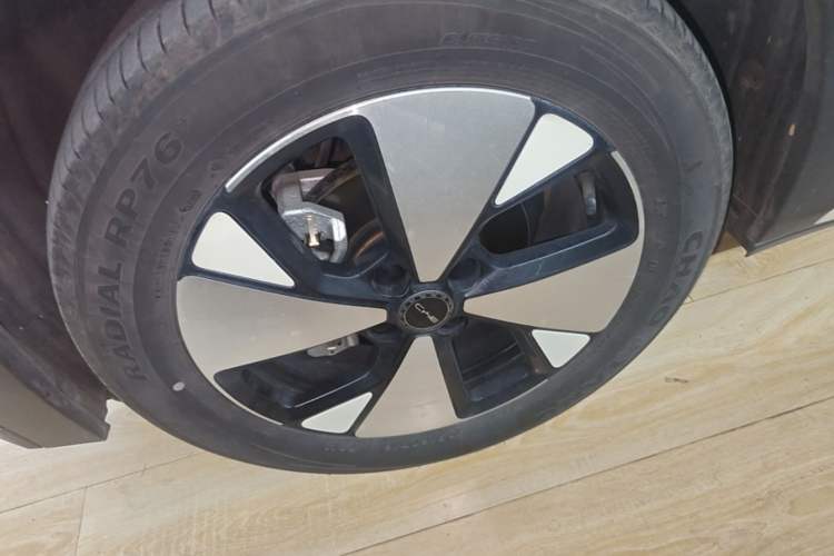Used BYD Dolphin 2023 420 km Fashion Edition Left Front Wheel Hub