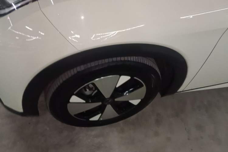 Used BYD Dolphin 2023 420 km Free Version Left Front Wheel Hub