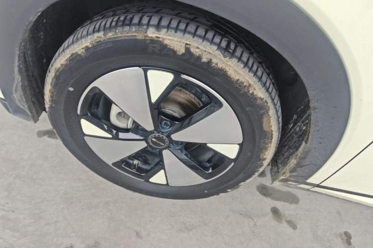 Used BYD Dolphin 2023 420 km Fashion Edition Left Front Wheel Hub