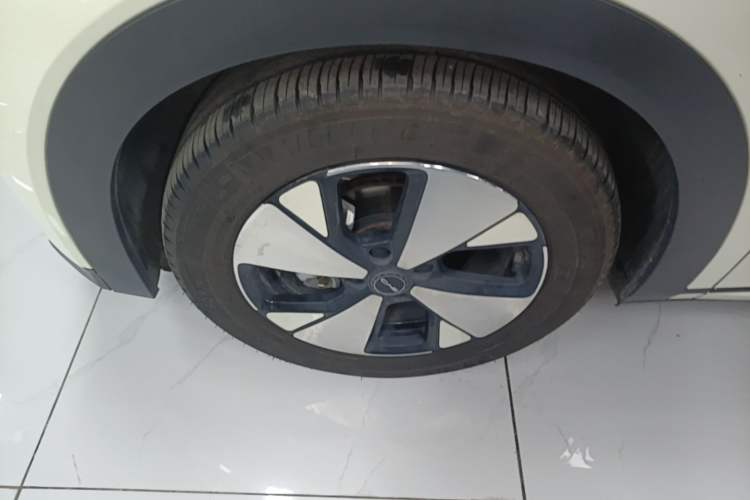 Used BYD Dolphin 2023 420 km Fashion Edition Left Front Wheel Hub