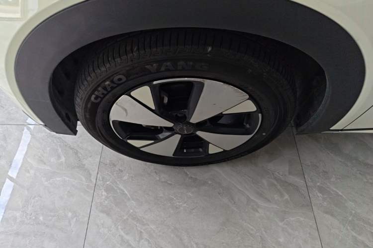 Used BYD Dolphin 2023 420 km Fashion Edition Left Front Wheel Hub
