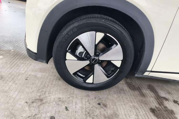 Used BYD Dolphin 2023 420 km Fashion Edition Left Front Wheel Hub