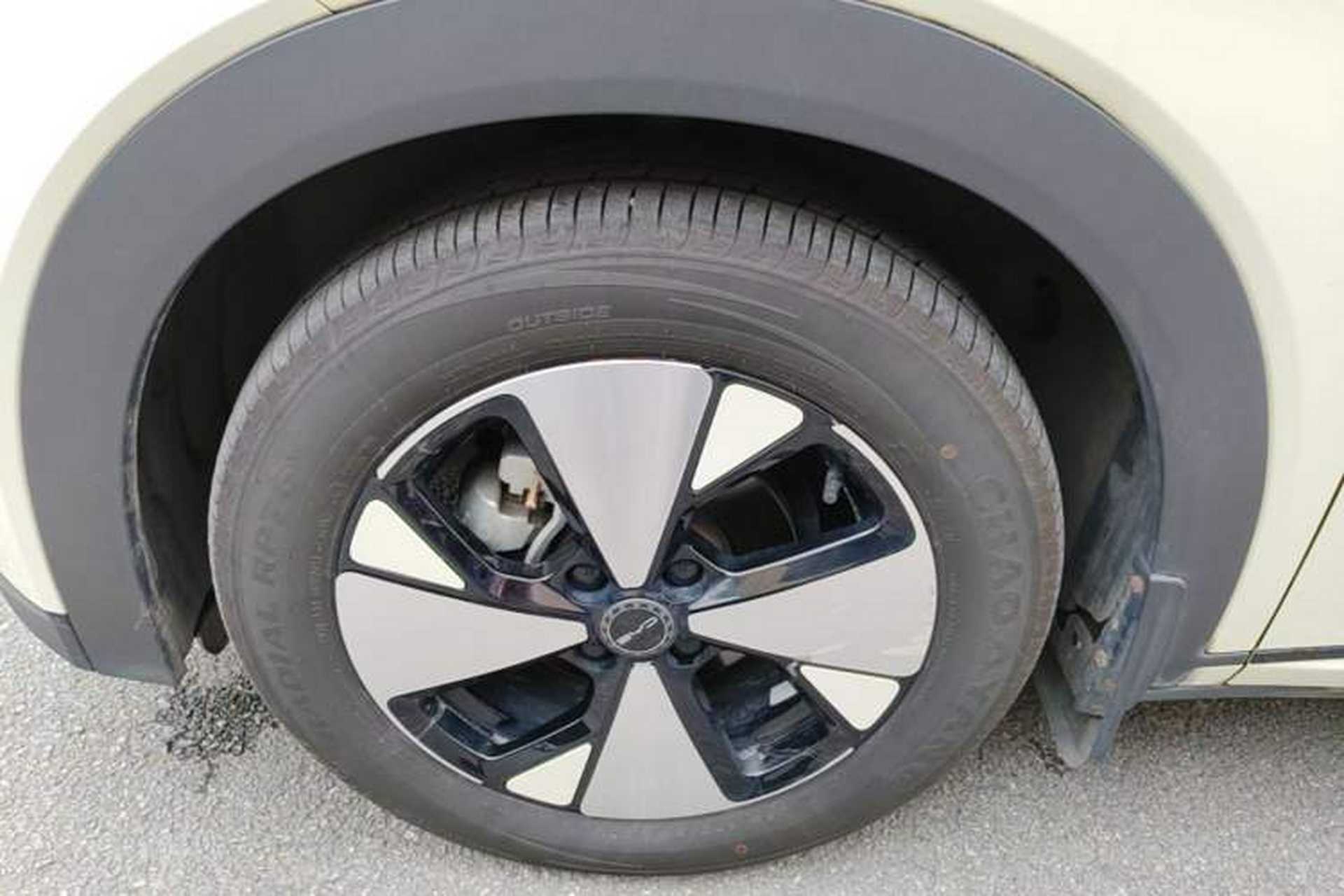 Used BYD Dolphin 2023 420 km Fashion Edition Left Front Wheel Hub
