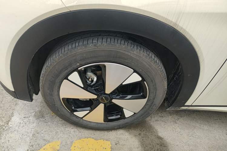 Used BYD Dolphin 2023 420 km Free Version Left Front Wheel Hub
