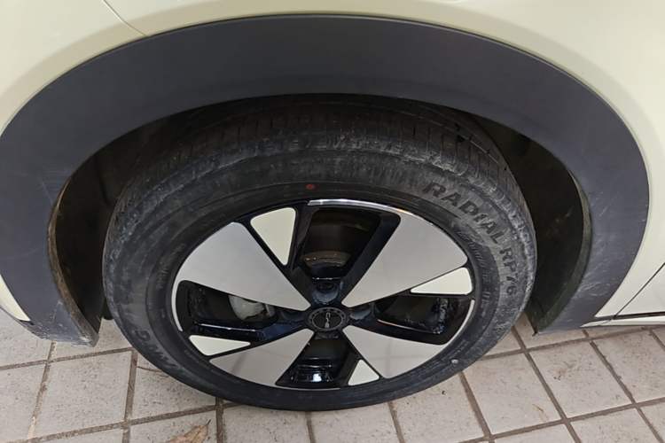 Used BYD Dolphin 2023 420 km Fashion Edition Left Front Wheel Hub