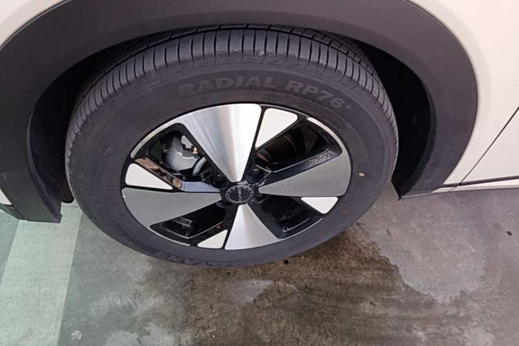 Used BYD Dolphin 2023 420 km Fashion Edition Left Front Wheel Hub