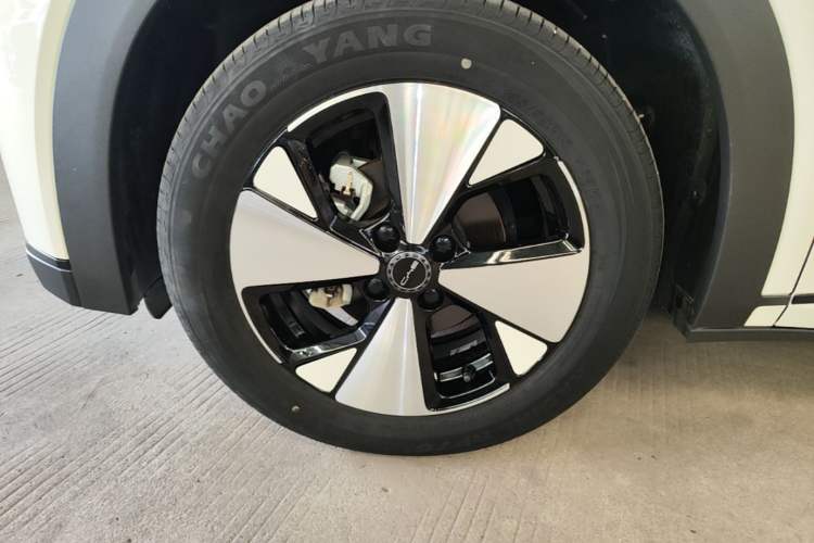 Used BYD Dolphin 2023 420 km Fashion Edition Left Front Wheel Hub