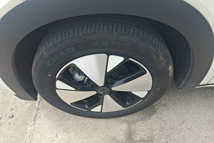 Used BYD Dolphin 2023 420 km Fashion Edition Left Front Wheel Hub