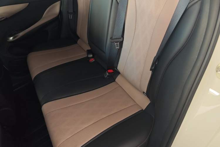 Used BYD Dolphin 2023 420 km Fashion Edition Left Rear Seat