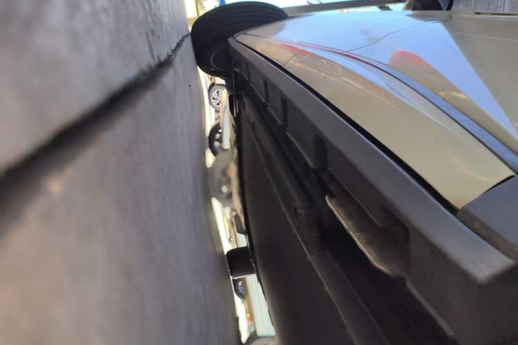 Used BYD Dolphin 2023 420 km Fashion Edition Left Side Sill